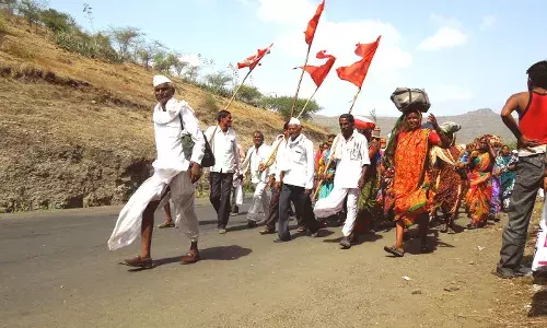 यंदा पंढरपूरची पायी वारी होणार का? काय आहेत पालखी संस्थानच्या मागण्या? यंदा पंढरपूरची पायी वारी होणार का? काय आहेत पालखी संस्थानच्या मागण्या?