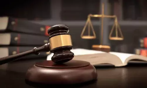 पक्षांतरबंदी कायदा काय सांगतो?