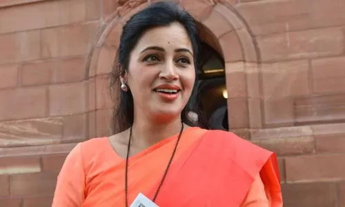 खासदार नवनीत राणांनी कसं मिळवलं खोटं जात प्रमाणपत्र? खासदार नवनीत राणांनी कसं मिळवलं खोटं जात प्रमाणपत्र?