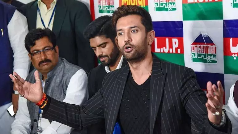मैं शेर का बेटा हूं, घायाळ चिराग पासवान ने काकासह नितिश कुमारला ललकारलं