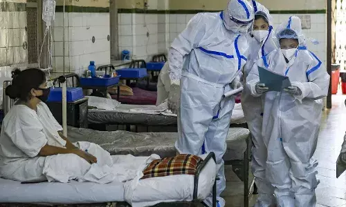 दिलासादायक : राज्यातील 12 महापालिका क्षेत्रात दिवसभरात कोरोनाचा एकही बळी नाही दिलासादायक : राज्यातील 12 महापालिका क्षेत्रात दिवसभरात कोरोनाचा एकही बळी नाही