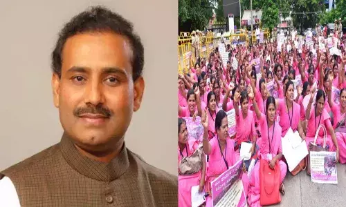 आशा स्वयंसेविकांसमोर अखेर ठाकरे सरकार नमलं, सेविकांच्या मानधनात 1500 रुपयांची वाढ आशा स्वयंसेविकांसमोर अखेर ठाकरे सरकार नमलं, सेविकांच्या मानधनात 1500 रुपयांची वाढ