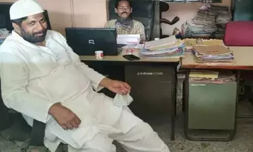 बच्चू कडूंनी वेशांतर करुन केले स्टींग ऑपरेशन बच्चू कडूंनी वेशांतर करुन केले स्टींग ऑपरेशन