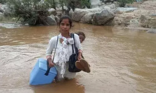 तिचा व्हायरल होणारा फोटो आणि माध्यमं तिचा व्हायरल होणारा फोटो आणि माध्यमं