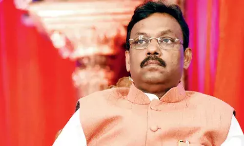 विनोद तावडे सोशल मीडियावरून गायब... विनोद तावडे सोशल मीडियावरून गायब...