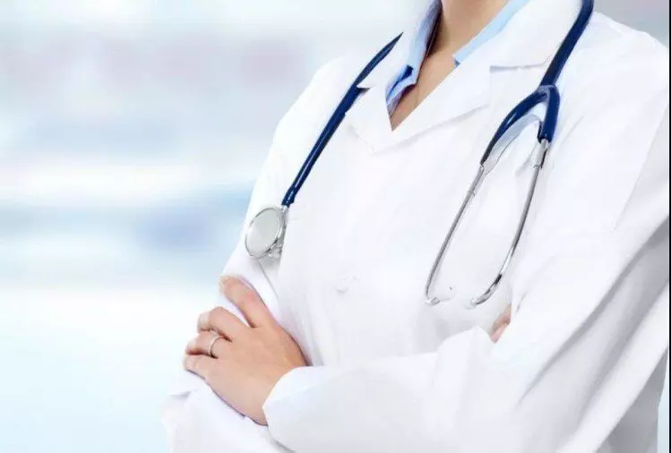 National Doctors Day : कोरोना काळात डॉक्टरांचं मानसिक स्वास्थ काय म्हणतंय?