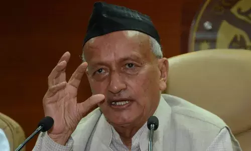 देशात 8 राज्याचे राज्यपाल बदलले, महाराष्ट्राचे राज्यपाल भगतसिंह कोश्यारीचं काय? देशात 8 राज्याचे राज्यपाल बदलले, महाराष्ट्राचे राज्यपाल भगतसिंह कोश्यारीचं काय?