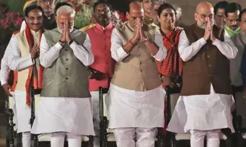 LIVE: मोदी मंत्रीमंडळ विस्तार, महाराष्ट्रातून कोणाची वर्णी LIVE: मोदी मंत्रीमंडळ विस्तार, महाराष्ट्रातून कोणाची वर्णी
