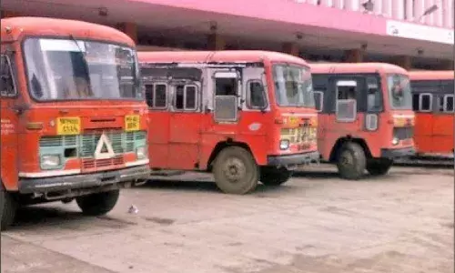कोकणात गणेशोत्सवासाठी २२०० बसेस तर रेल्वेच्या 72 स्पेशल गाड्या सोडणार कोकणात गणेशोत्सवासाठी २२०० बसेस तर रेल्वेच्या 72 स्पेशल गाड्या सोडणार