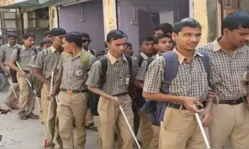 Special Report : दिव्यांगांसाठी सामाजिक न्याय दूरच Special Report : दिव्यांगांसाठी सामाजिक न्याय दूरच
