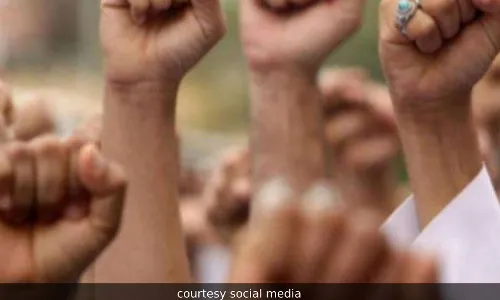 महिला कारभारीण का नको?