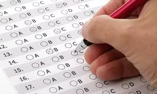 अकरावीची CET २१ ऑगस्टला, मराठी विषय डावलल्याने सर्वच स्थरावरून टिका होत आहे अकरावीची CET २१ ऑगस्टला, मराठी विषय डावलल्याने सर्वच स्थरावरून टिका होत आहे