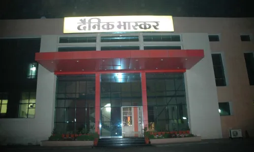 मोदी घाबरले !! दैनिक भास्कर वर छापेमारी सुरू