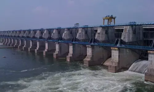 गोसेखुर्द प्रकल्पाच्या 33 दरवाज्यांपैकी 19 दरवाजे उघडले गोसेखुर्द प्रकल्पाच्या 33 दरवाज्यांपैकी 19 दरवाजे उघडले