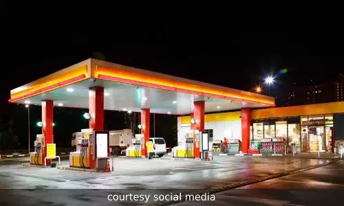 इंधनात दरवाढ, महाराष्ट्रात 108 रू प्रतिलीटर पेट्रोल