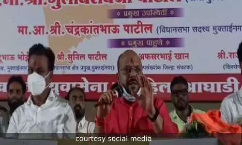 काँग्रेस नंतर शिवसेनेचा शिवसंपर्क अभियानातून स्वबळाचा नारा? काँग्रेस नंतर शिवसेनेचा शिवसंपर्क अभियानातून स्वबळाचा नारा?