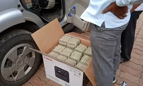 हवालामार्फत आलेली साडेतीन कोटीची रक्कम जप्त