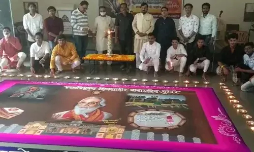 पद्मविभूषण शिवशाहीर बाबासाहेब पुरंदरे यांना रांगोली व दीप मानवंदना
