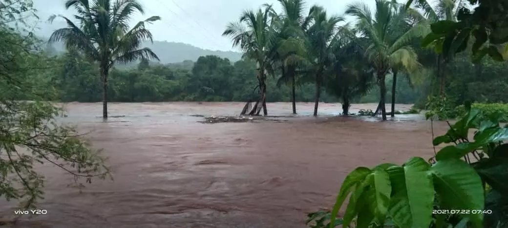 आठवडा उलटला, पूल वाहून गेलेल्या गावाचा शहराशी संपर्क नाही