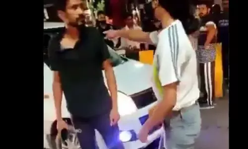 का होतोय ट्विटर वर #ArrestLucknowGirl ट्रेंड ? वाचा सविस्तर का होतोय ट्विटर वर #ArrestLucknowGirl ट्रेंड ? वाचा सविस्तर