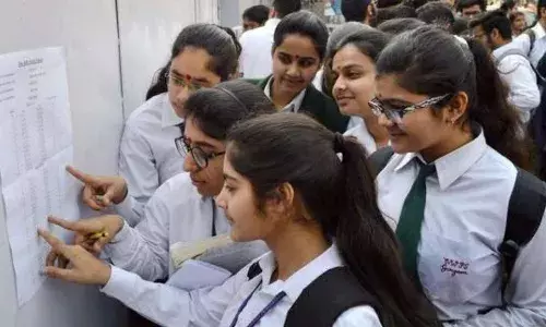 अखेर प्रतीक्षा संपली, बारावीच्या निकालाची तारीख जाहीर अखेर प्रतीक्षा संपली, बारावीच्या निकालाची तारीख जाहीर