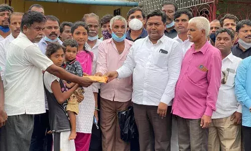 दलित कुटुंबियांसाठी मुख्यमंत्र्यांकडे वेळ नाही – Adv ताजने