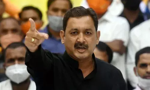 मराठा आरक्षण: खासदार संभाजीराजे भोसले यांना संसदेत प्रश्न मांडता येईना... मराठा आरक्षण: खासदार संभाजीराजे भोसले यांना संसदेत प्रश्न मांडता येईना...