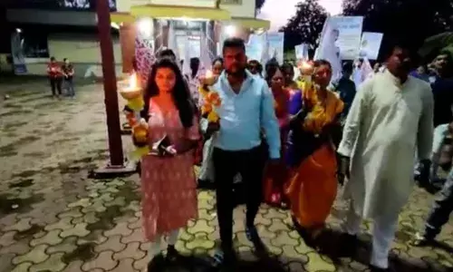 डोंबिवलीत दि. बा. पाटलांच्या नावासाठी मशाल मोर्चा डोंबिवलीत दि. बा. पाटलांच्या नावासाठी मशाल मोर्चा
