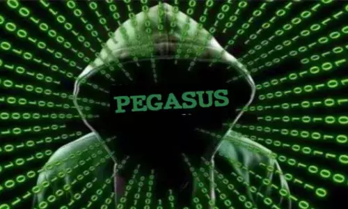 Pegasus : याचिकाकर्त्यांनी सोशल मीडियावरील वाद टाळावे- सुप्रीम कोर्ट Pegasus : याचिकाकर्त्यांनी सोशल मीडियावरील वाद टाळावे- सुप्रीम कोर्ट