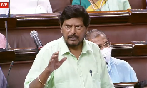 रामदास आठवले यांच्या कवितेने राज्यसभेत गोंधळ