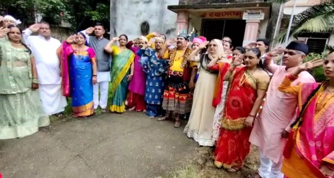 स्वातंत्र्याच्या अमृत महोत्सवचा आरंभ; 13 प्रांतीय वेशभूषा करत गायले राष्ट्रगीत