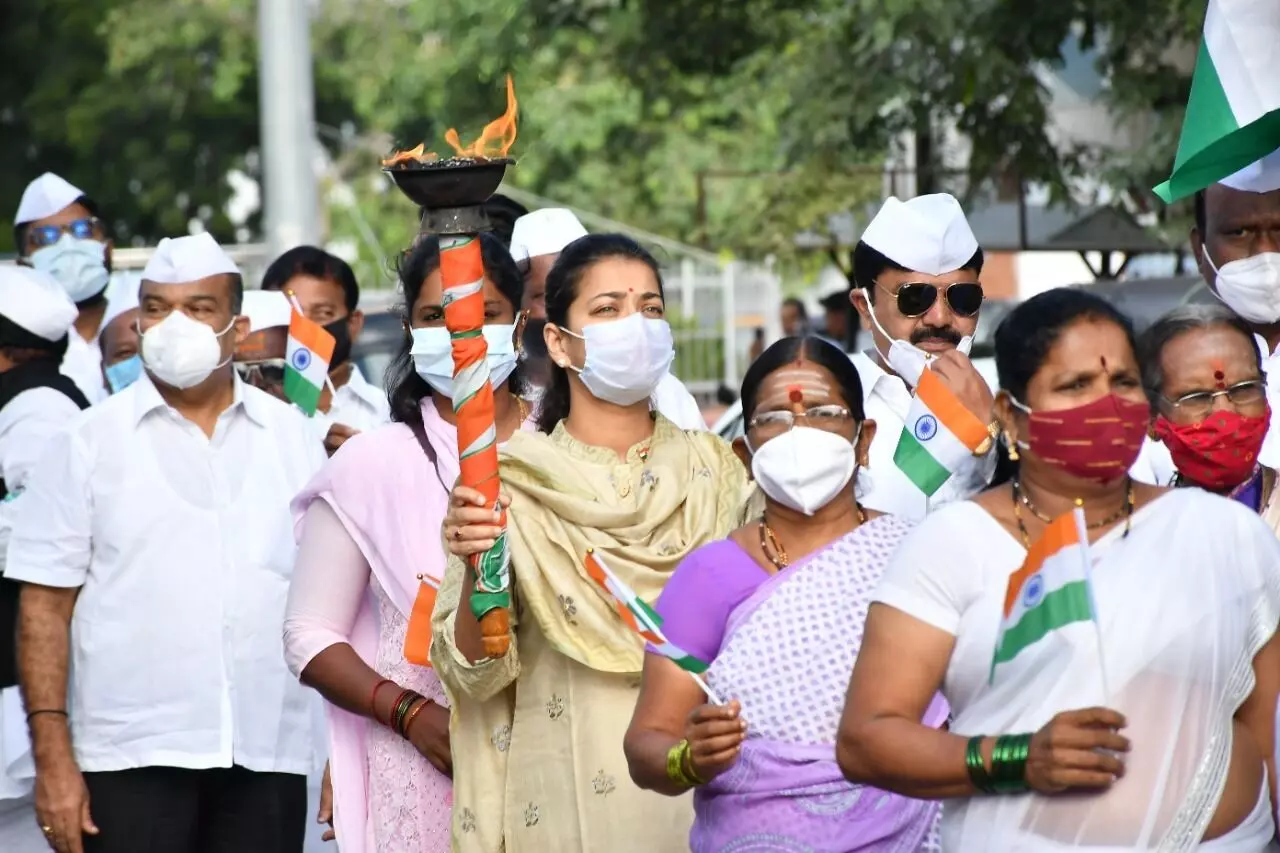 आमदार प्रणिती शिंदेंच्या नेतृत्वात स्वातंत्र्यदिनी काँग्रेसचा मशाल लॉंगमार्च