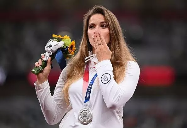 पोलंडच्या मारीया आंद्रेझिकने ऑलिंपिक पदक लिलावात विकलं, टोक्यो ऑलिंपिकमध्ये जिंकले होते रौप्य पदक