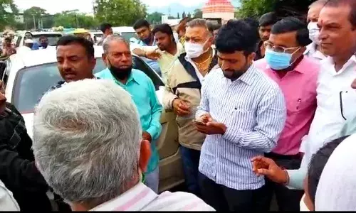 रस्ता दुरुस्तीसाठी चांदवड येथील नागरीकांचा उपोषणाचा इशारा