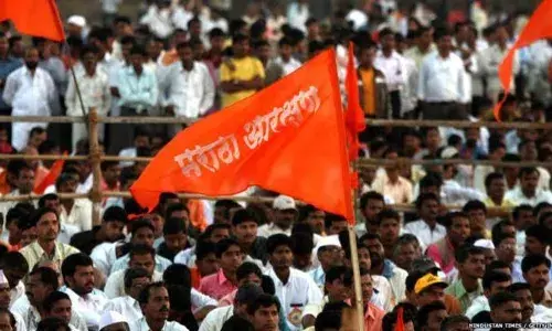 एक मराठा, लाख मराठा म्हणत संभाजीराजे छत्रपतींच्या उपस्थितीत अधिवेशन पार पडले. एक मराठा, लाख मराठा म्हणत संभाजीराजे छत्रपतींच्या उपस्थितीत अधिवेशन पार पडले.