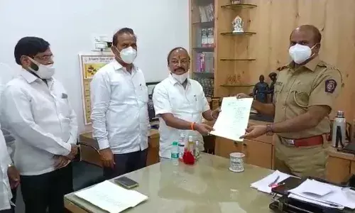 EVM हॅक प्रकरणी भाजप आमदारासह इतरांवर गुन्हे दाखल करा; शिवसेनेची मागणी EVM हॅक प्रकरणी भाजप आमदारासह इतरांवर गुन्हे दाखल करा; शिवसेनेची मागणी