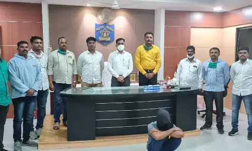 रस्ता लूट करणाऱ्या आरोपीला स्थानिक गुन्हे शाखेने घेतले ताब्यात रस्ता लूट करणाऱ्या आरोपीला स्थानिक गुन्हे शाखेने घेतले ताब्यात