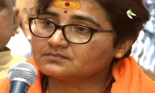 एमआयटी स्कुल ऑफ गव्हर्नमेंट बाँम्बस्फोट आरोपी साध्वी प्रज्ञा सिंह करणार मार्गदर्शन