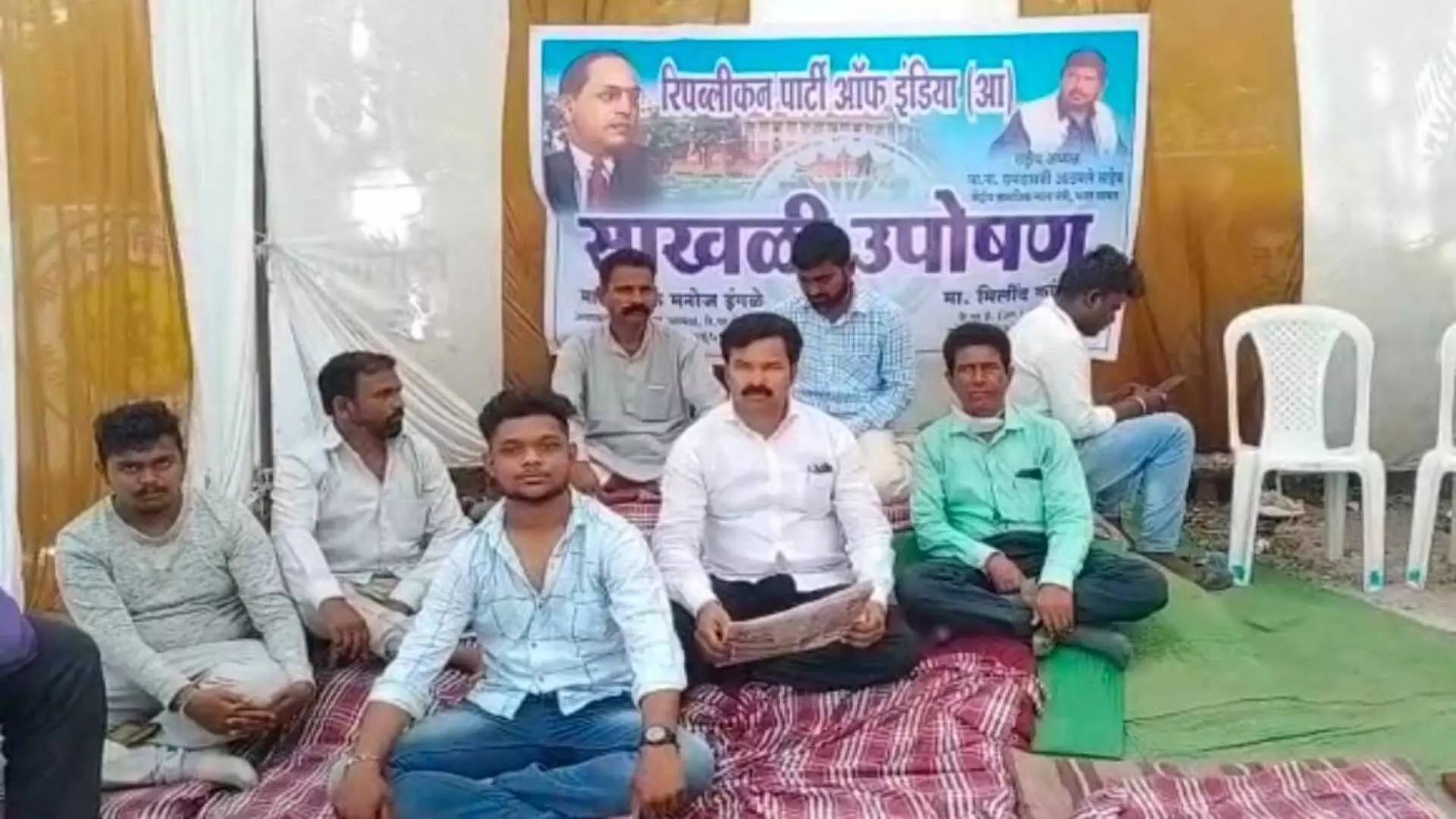 भूमिअभिलेखचे अधिकारी पीआर कार्डसाठी पैसे मागत असल्याचा आरोप