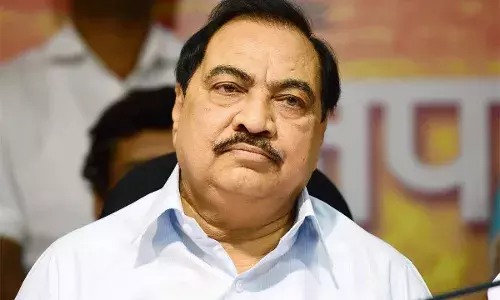 एकनाथ खडसे यांना धक्का, ED ने जप्त केली ५ कोटींची संपत्ती एकनाथ खडसे यांना धक्का, ED ने जप्त केली ५ कोटींची संपत्ती