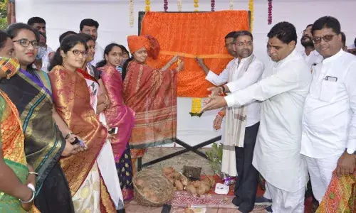 पारनेर तालुक्यातील विकासकामे मार्गी लावण्यासाठी आवश्यक ते सहकार्य करू- तटकरे पारनेर तालुक्यातील विकासकामे मार्गी लावण्यासाठी आवश्यक ते सहकार्य करू- तटकरे