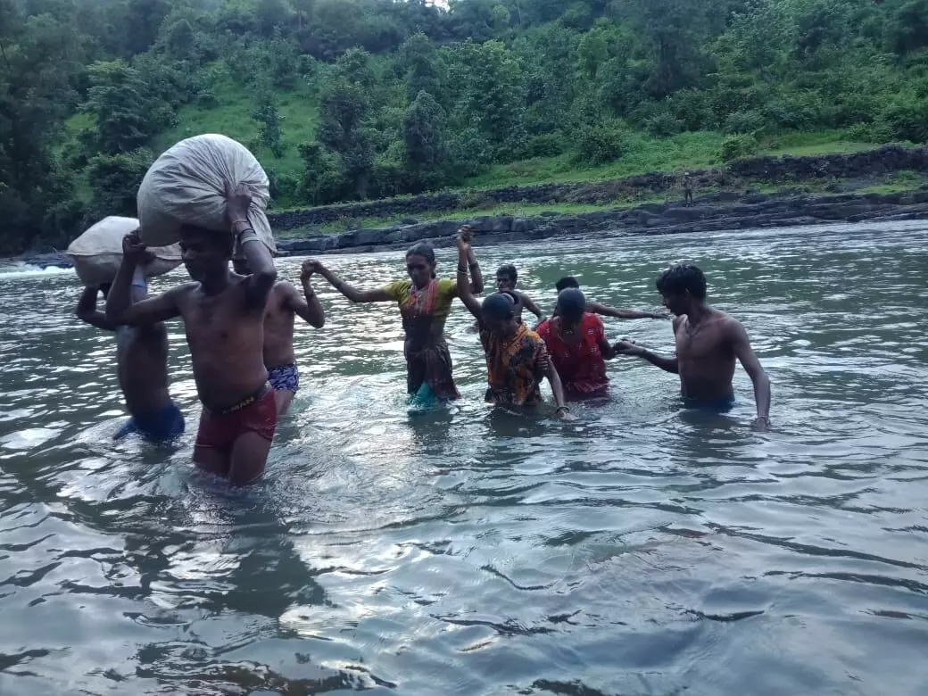 डिजिटल भारताच्या अंतरंगात....मुलभूत सुविधांच्या प्रतिक्षेत मुकुंदपाडा !