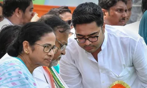 ममता बॅनर्जी यांच्या भाच्याला EDची नोटीस