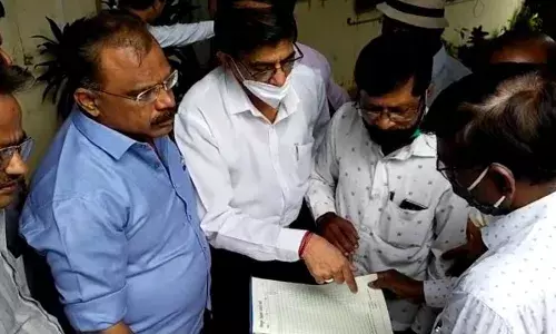 कुडाळात महावितरण कार्यालयावर राष्ट्रवादीची धडक