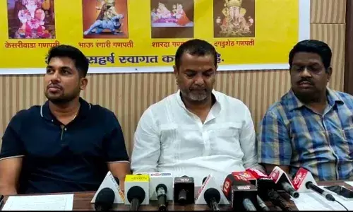 पुणेकरांनी गणेशोत्सवाचा आनंद ऑनलाईन घ्यावा पुणेकरांनी गणेशोत्सवाचा आनंद ऑनलाईन घ्यावा