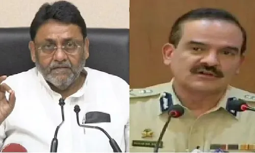 NIA च्या चार्जशीटमध्ये परमबीरसिंग आरोपी का नाही: नवाब मलिक NIA च्या चार्जशीटमध्ये परमबीरसिंग आरोपी का नाही: नवाब मलिक
