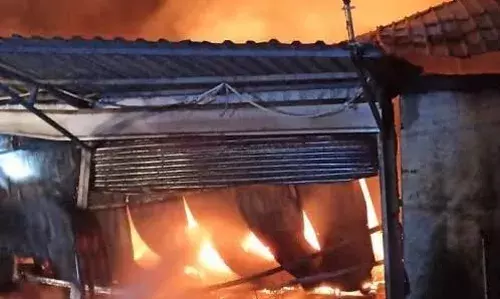 बावधन येथील बिग बास्केटच्या गोदामाला भीषण आग बावधन येथील बिग बास्केटच्या गोदामाला भीषण आग
