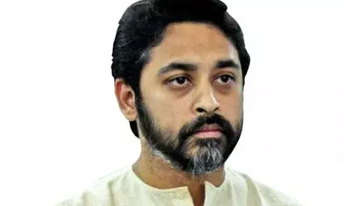 निलेश राणेंनी मालवण मतदारसंघातून निवडणूक लढवावी; सिंधुदुर्गच्या राजाजवळ कार्यकर्त्यांचे गाऱ्हाणे निलेश राणेंनी मालवण मतदारसंघातून निवडणूक लढवावी; सिंधुदुर्गच्या राजाजवळ कार्यकर्त्यांचे गाऱ्हाणे