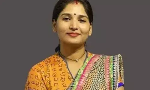 करुणा शर्मा चा तुरुंगात मुक्काम वाढला, तपास अधिकारी अनुपस्थित करुणा शर्मा चा तुरुंगात मुक्काम वाढला, तपास अधिकारी अनुपस्थित