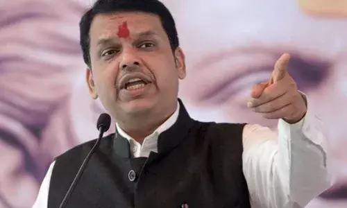 सेना-भाजप एकत्र येण्याची चर्चा, देवेंद्र फडणवीस यांचे मोठे विधान सेना-भाजप एकत्र येण्याची चर्चा, देवेंद्र फडणवीस यांचे मोठे विधान